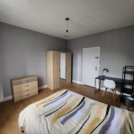 #1 - Partagee - Quartier Commercant Apartment *